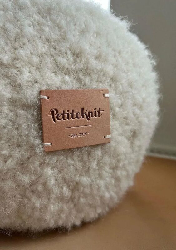 PetiteKnit Läderetikett