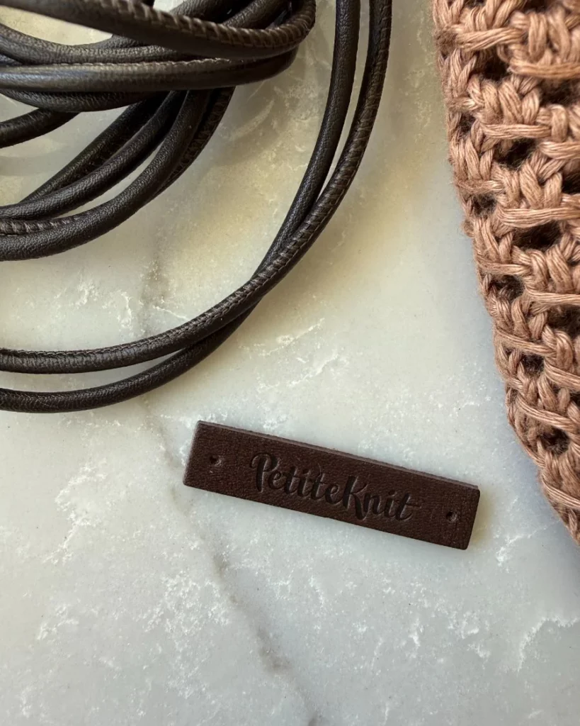 PetiteKnit Skinnsnöre Juno Satchel
